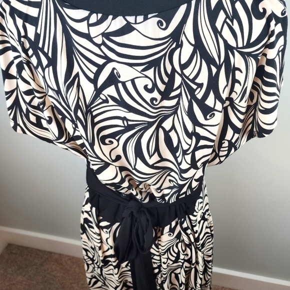 Scarlett Shift Keyhole Back Tie Abstract Tie Back Short Sleeve Dress Size 14 NWT - Picture 5 of 12